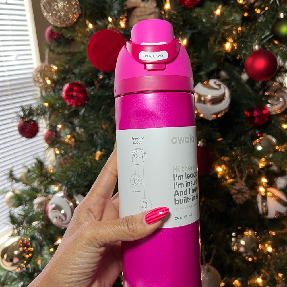 Owala Read My Lips 24 oz NEW